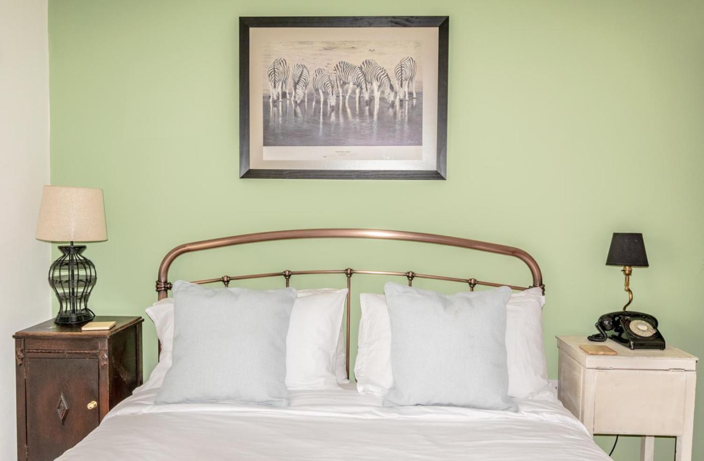 2-Bedroom Stylish, Cosy & Bright Cottage, Pet Friendly, Sleeps 5, Titchfield Village - Summer Special Offer!! - By Blue Puffin Stays Extérieur photo