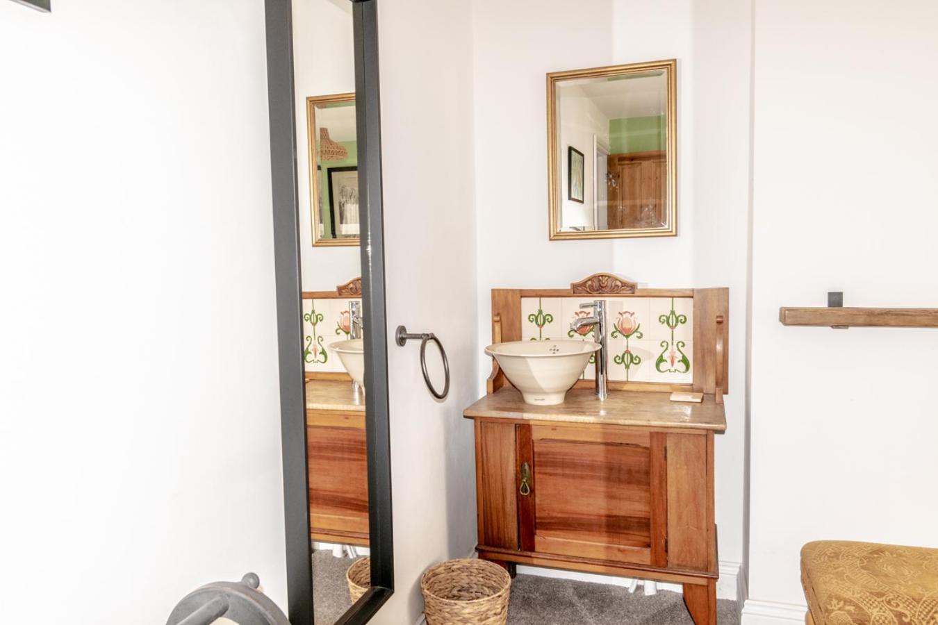 2-Bedroom Stylish, Cosy & Bright Cottage, Pet Friendly, Sleeps 5, Titchfield Village - Summer Special Offer!! - By Blue Puffin Stays Extérieur photo