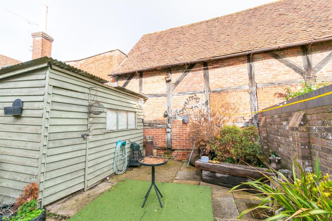 Stylish 2 Bedrooms Cosy & Bright Cottage, Pet Friendly, Sleeps 5, Titchfield Village - Summer Special Offer!! - By Blue Puffin Stays Extérieur photo